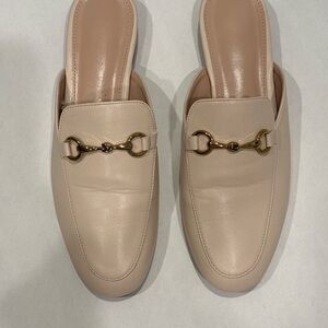 Elegant Cream Loafers with Gold Accent